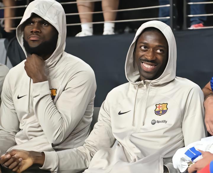 记者：如无意外，登贝莱和凯西的转会将在今日官宣