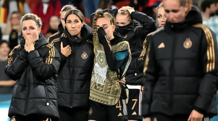 没想到小组出局，德媒：德女足没有安排回国航班，只能分批回