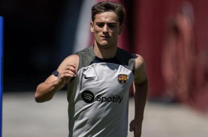 世体：寻求尽快复出，加维和滕森在全队放假期间前往基地加练