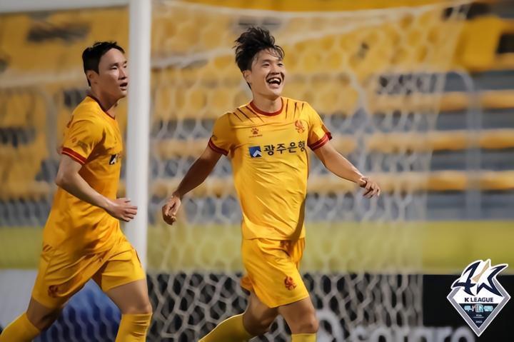 韩足晚报（2023.8.4）K1重燃战火，浦项绝平首尔