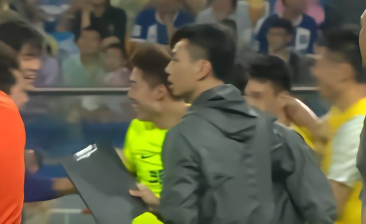 向君：非常感谢困难时期老队员和外援逐渐回归帮助球队