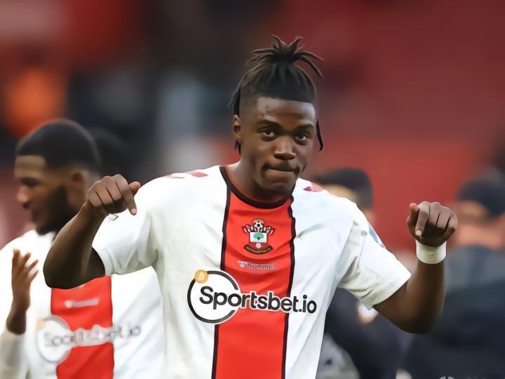 记者：如果5000万英镑的报价被拒，利物浦将考虑其他球员