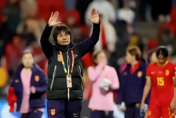 曝王霜女足世界杯请战首发但遭拒！根据有关消息，女