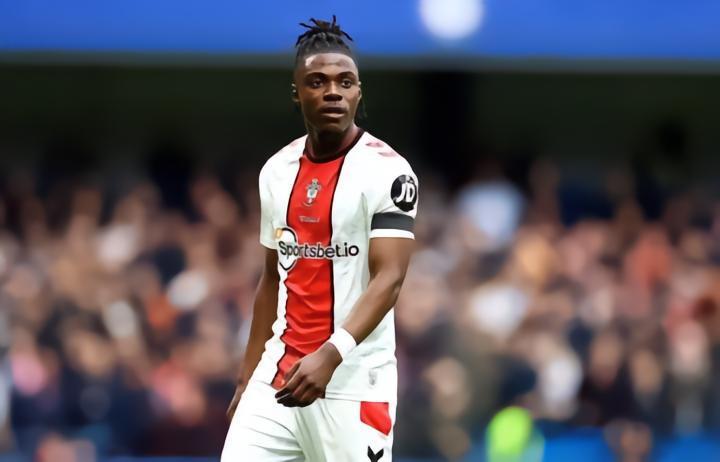 罗马诺：利物浦第三次4500万英镑报价拉维亚，但仍被圣徒拒绝