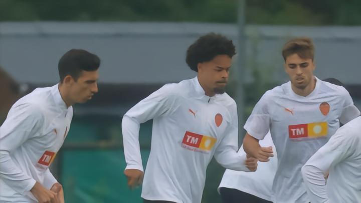 官方：科巴-科伊德雷迪租借至埃斯托里尔，与曼加拉成为队友