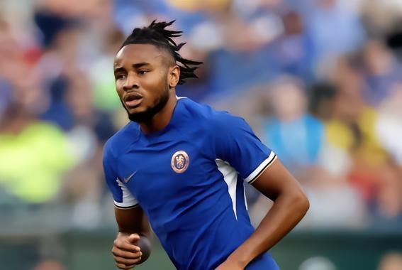 卫报记者：目前情况看恩昆库因左膝半月板受伤需要手术