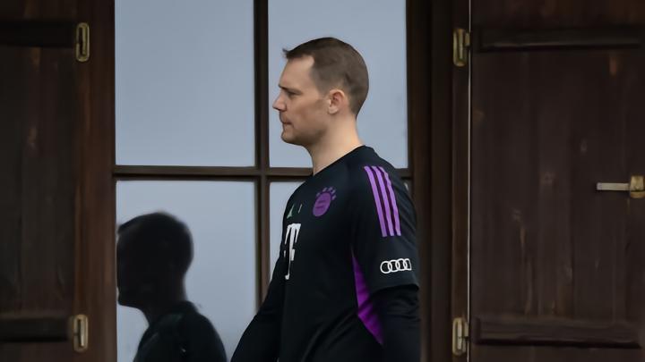 记者：诺伊尔预计将再缺阵8-10周，他的多项能力出现下滑