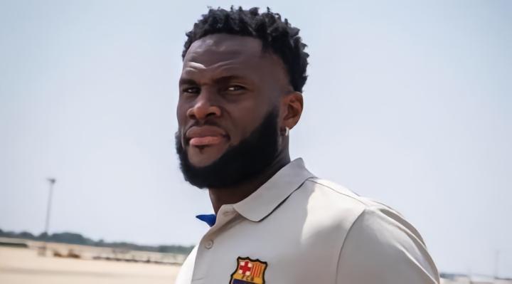 即将离队，巴萨西甲注册球员中已无凯西，只剩12人