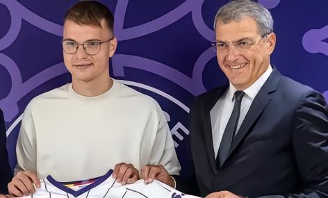 走近图卢兹新援施密特：不莱梅标志，富有创造力的多面手