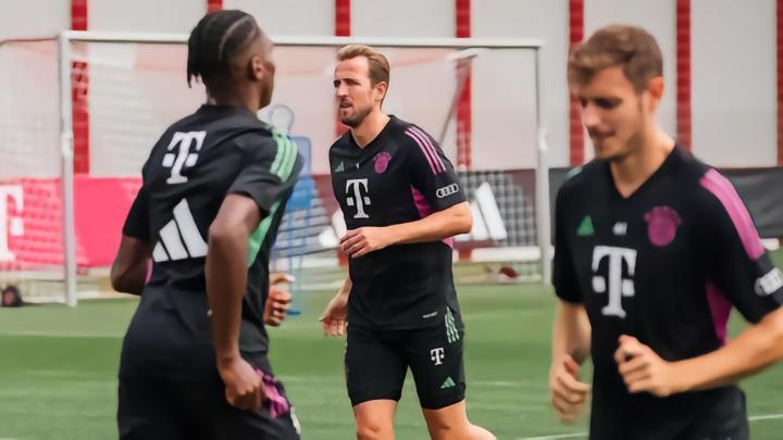 莱因克尔打趣：凯恩可能在拜仁一天赢的冠军，比在热刺十年多