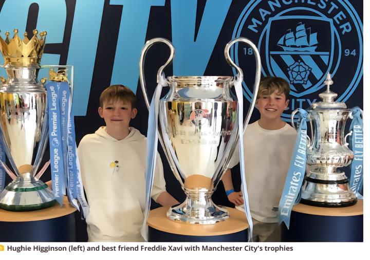 曼晚：曼城三冠王奖杯进医院展示，格拉利什录视频鼓励病童