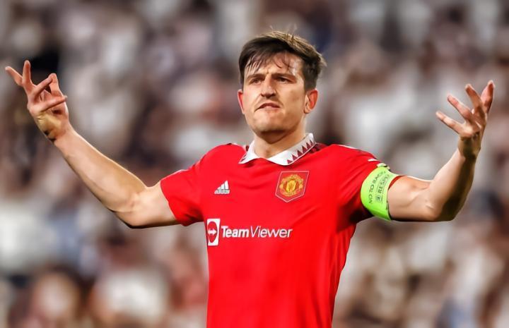 记者：马奎尔因个人条款转会受阻，西汉姆转向药厂后卫奥迪隆