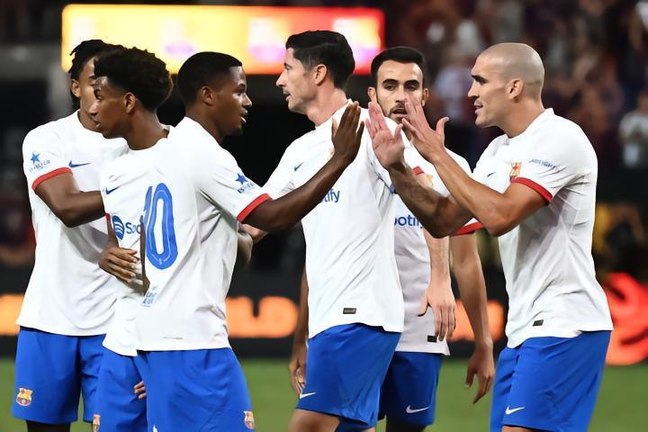 每体预测巴萨首发：莱万、拉菲尼亚搭档锋线，京多安替补