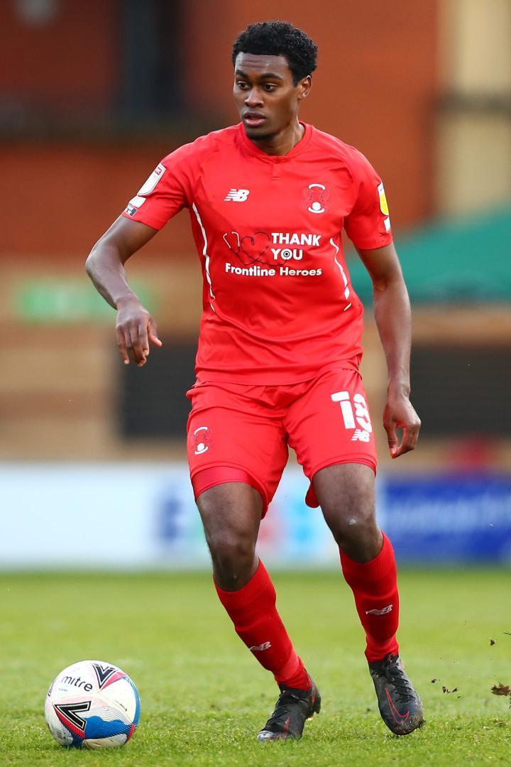 前西汉姆、莱顿东方后卫阿基诺拉转会至全国联赛球队