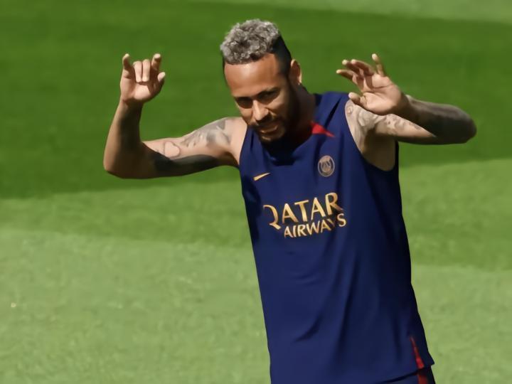 记者：巴黎内马尔一致同意分手，利雅得新月将打包他和维拉蒂