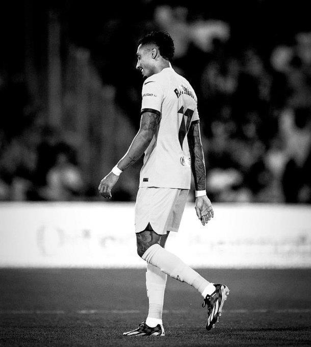 拉菲ins：好吧，我就在这儿向我的队友、工作人员