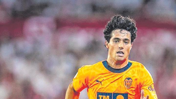 古萨韦斯收到不少报价，本赛季是否留在瓦伦西亚要看引援情况