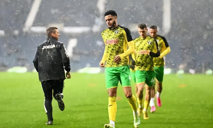 意媒：补强中卫，米兰对埃斯泰夫、奥莫巴米德勒等人感兴趣