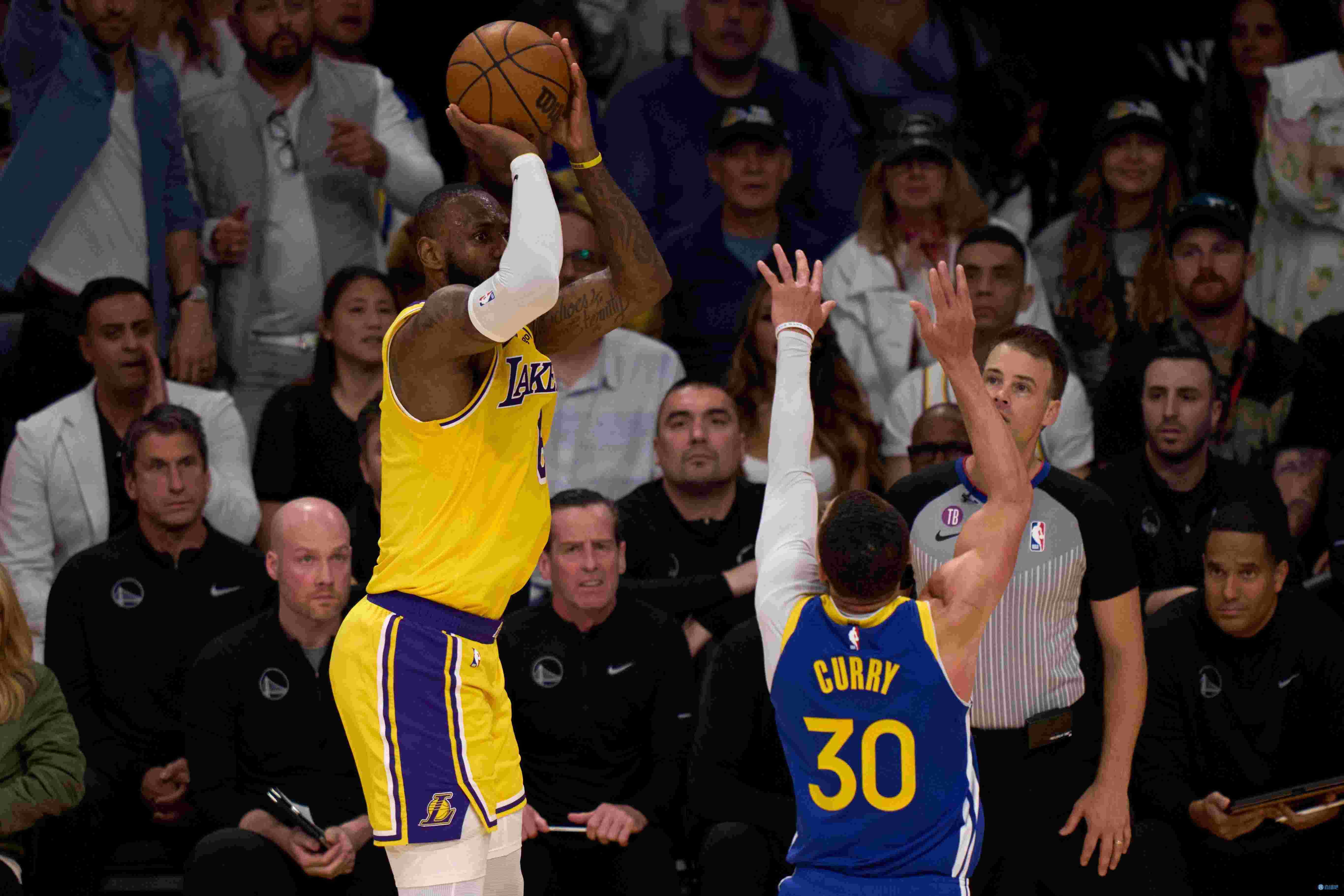 詹姆斯INS粉丝数为1.57亿 比NBA中第二名的库里多出1亿粉丝