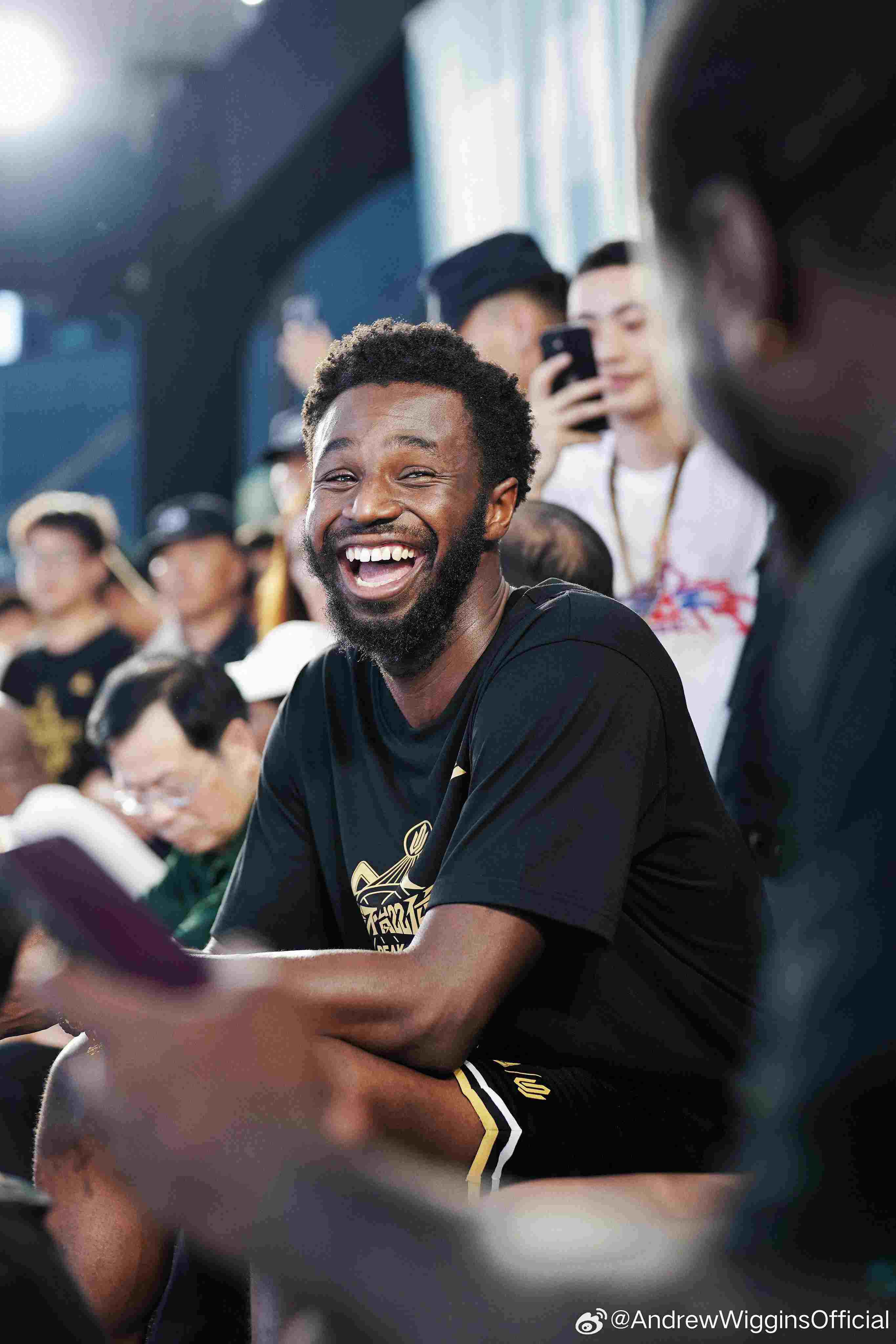 温暖纯真！维金斯晒中国行照片：谢谢你中国 我们下次见！