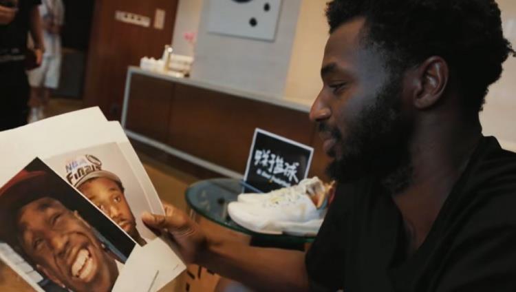 维金斯谈表情包：肯定都是特殊瞬间 下赛季若再夺冠你们还能看到