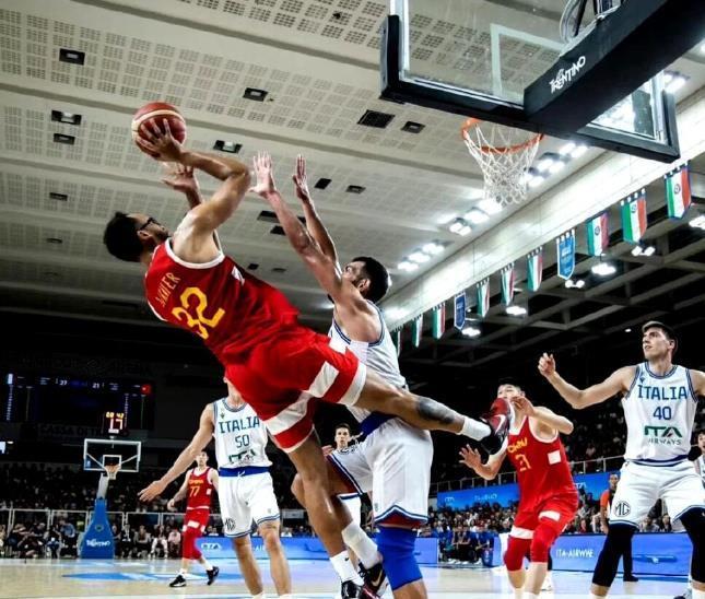 像极了巴特勒？李凯尔躺平式超级后仰