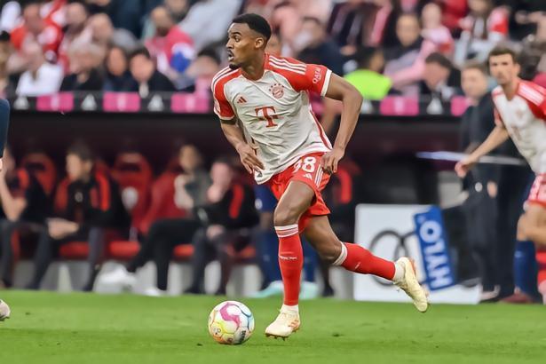 记者：赫拉芬贝赫愿意去利物浦，现在就看拜仁是否会卖掉他