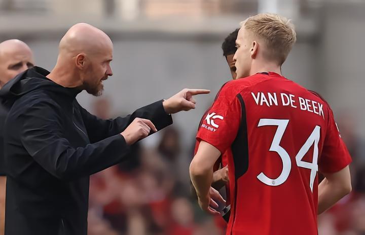 继续清洗，曼晚：曼联打算在关窗前再出售至少3名球员