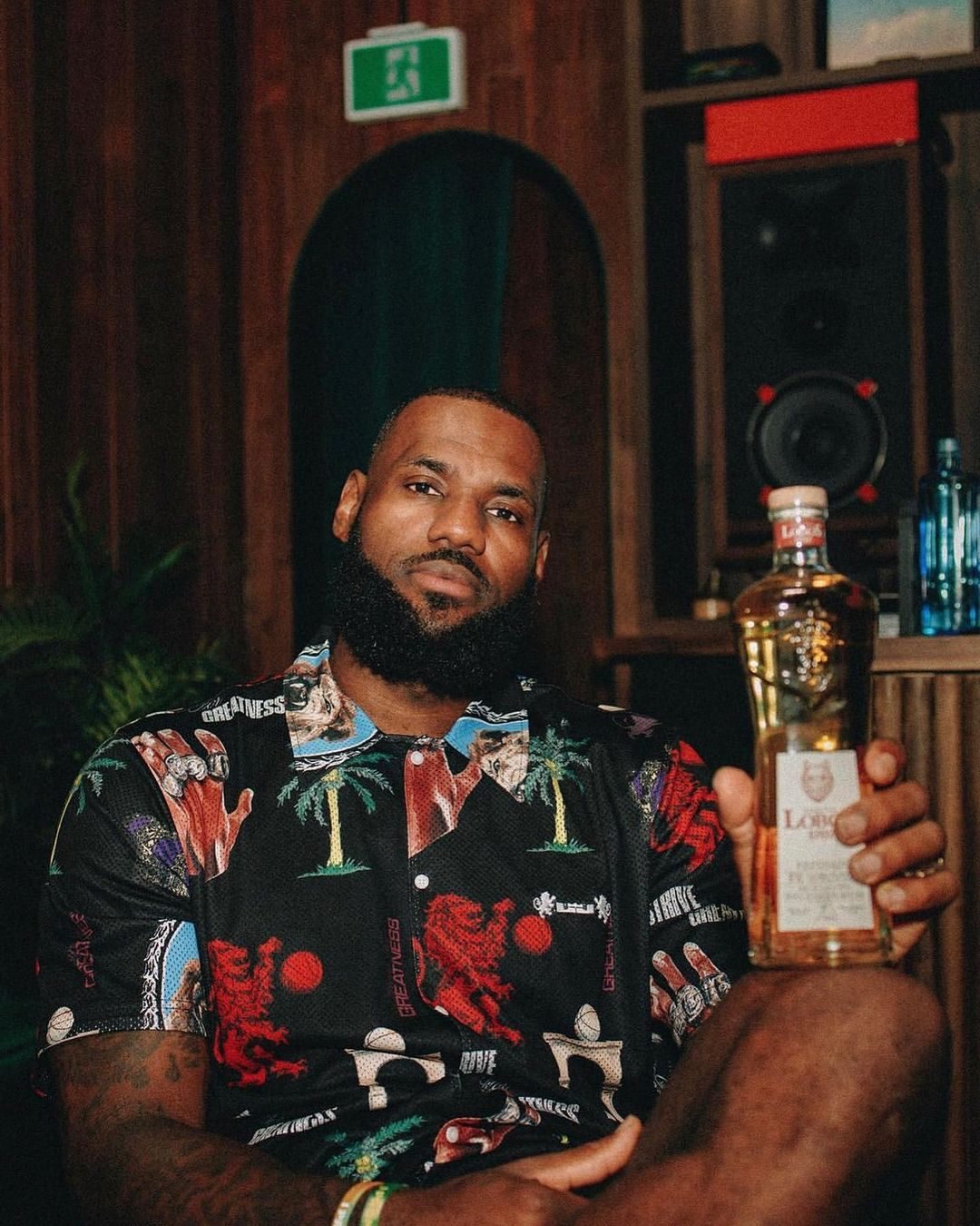 学学登宝直播卖货？詹姆斯社媒宣传自家龙舌兰酒