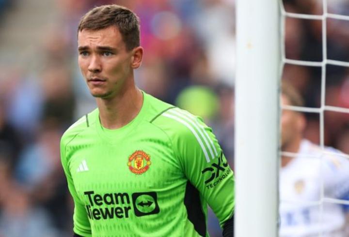 镜报：门将科瓦日起初不愿离开曼联，默塔夫很高兴卖掉了他