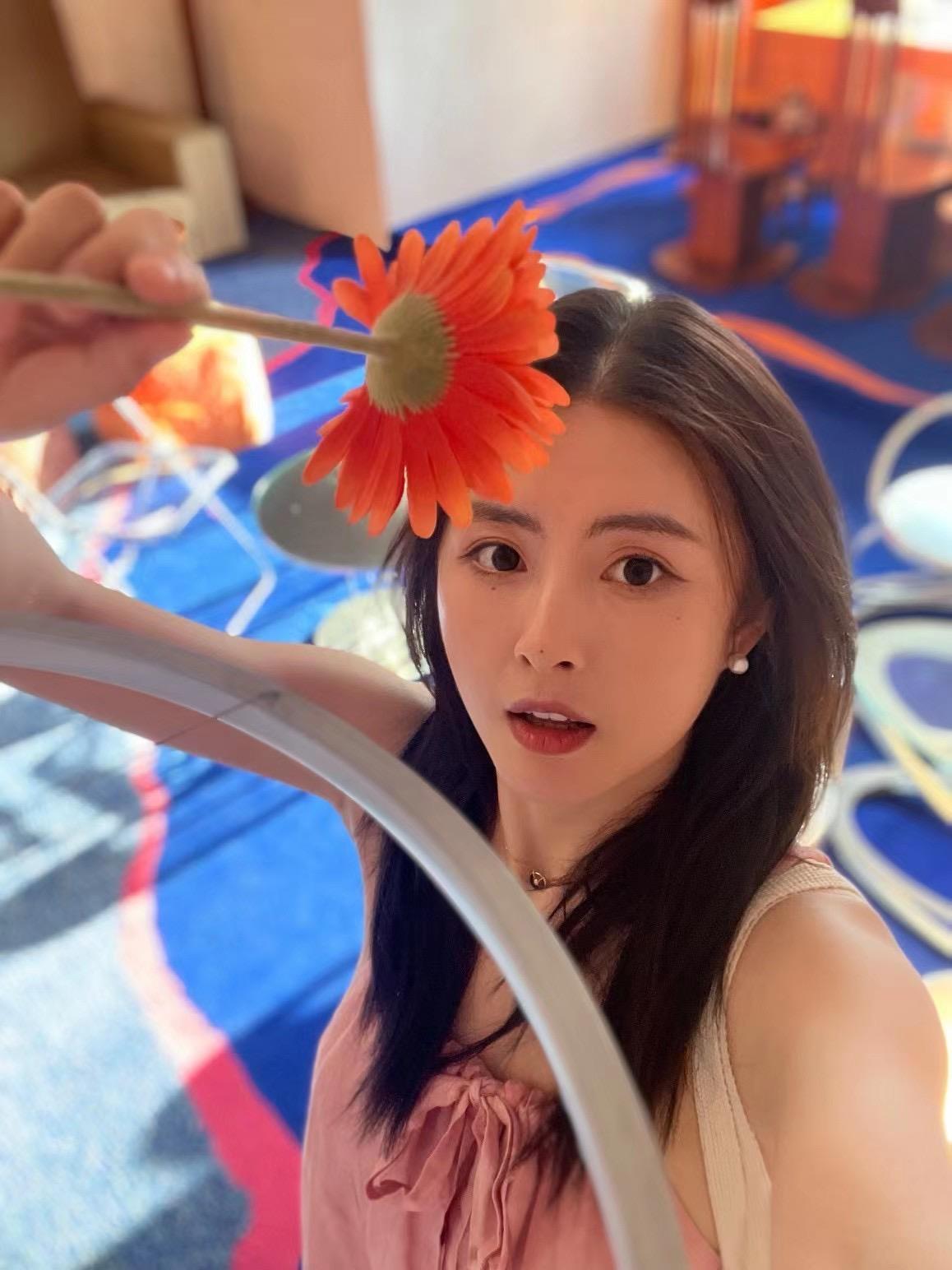 大家好！我是体育节目主持、赛事解说——丁楠