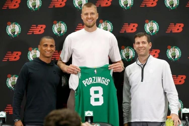 波尔津吉斯将接受4-6周的足底筋膜炎康复治疗 预计可参加训练营