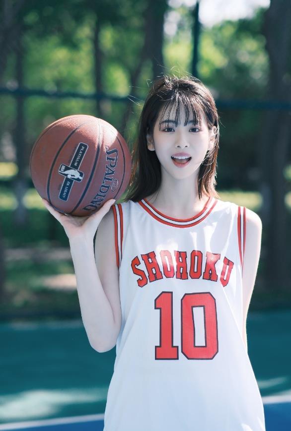 各位吧友大家好！我是秋童久违啦~