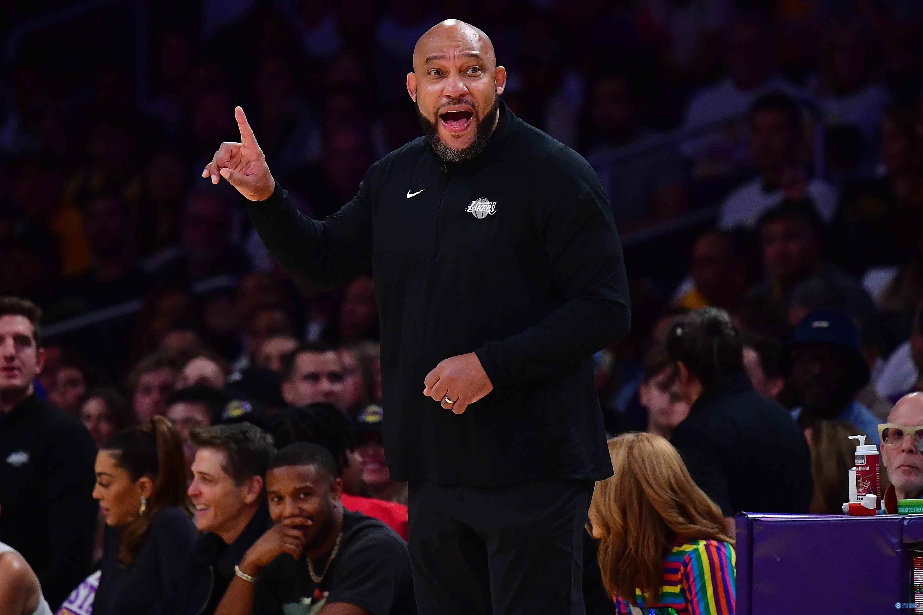 珍妮：哈姆作为湖人主帅的第一个赛季很棒 他为球队定下了基调