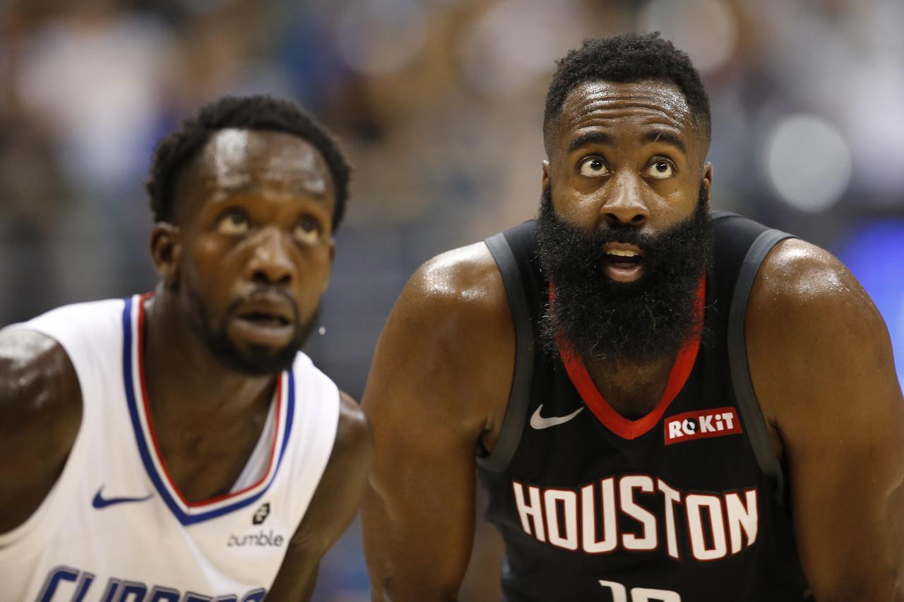 贝弗利：哈登是名非常聪明的球员和商人 他完全知道自己在做什么