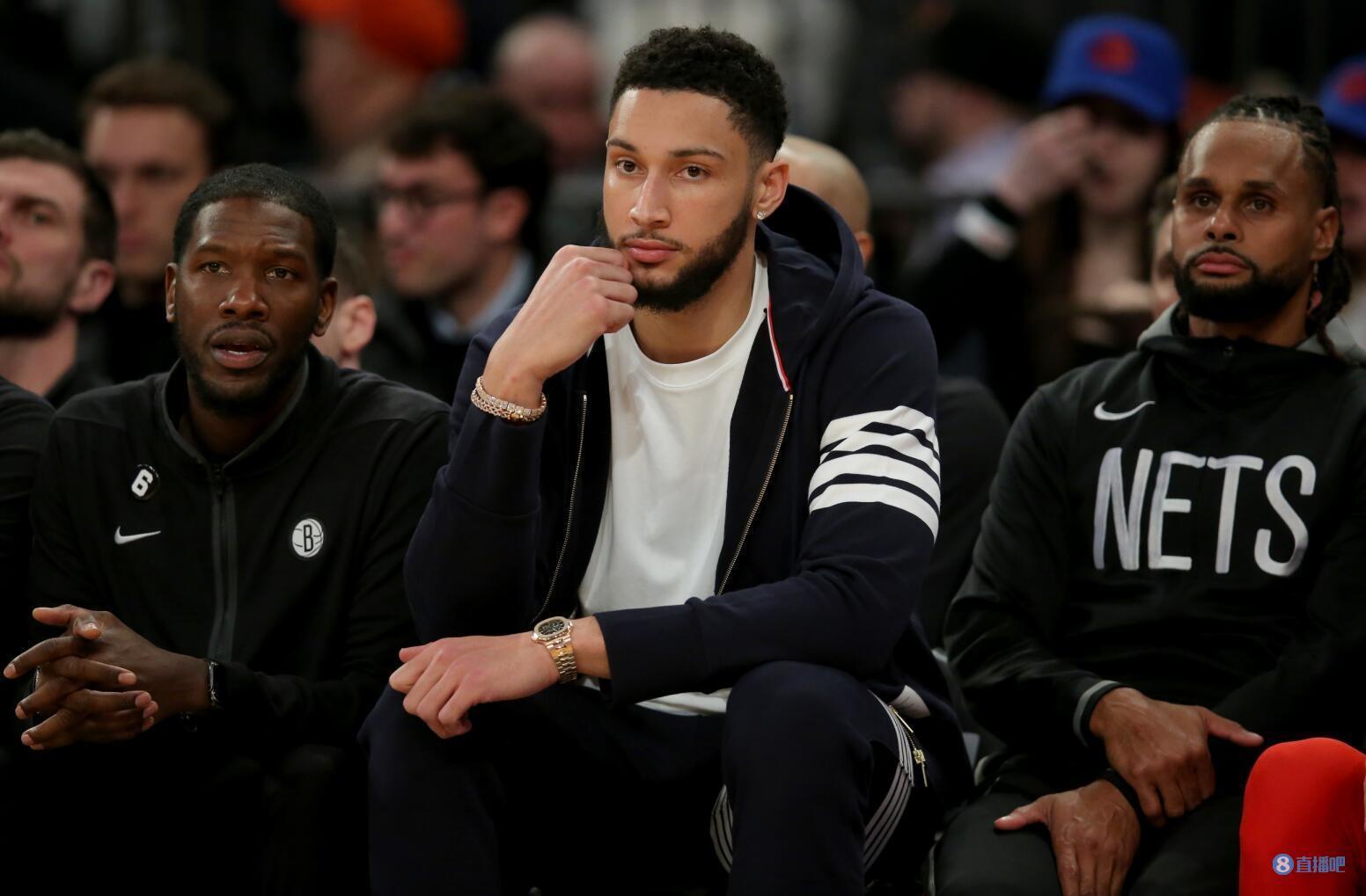 美记：今天见到西蒙斯并和他进行了交谈 他的状态非常棒