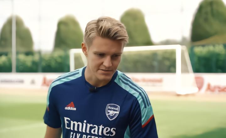 记者：阿森纳在和厄德高谈续约；枪手不会放加布里埃尔去沙特