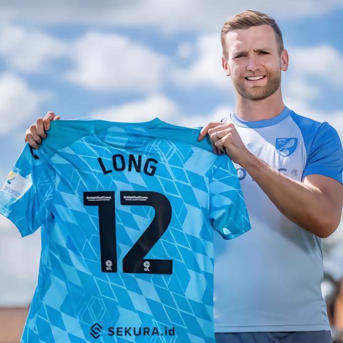 诺维奇官方：门将乔治-朗自由转会加盟球队，双方签约两年