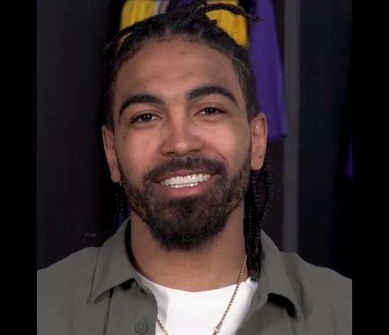 文森特：我最开始是踢足球的&后来才改为打篮球 幸好没有回头