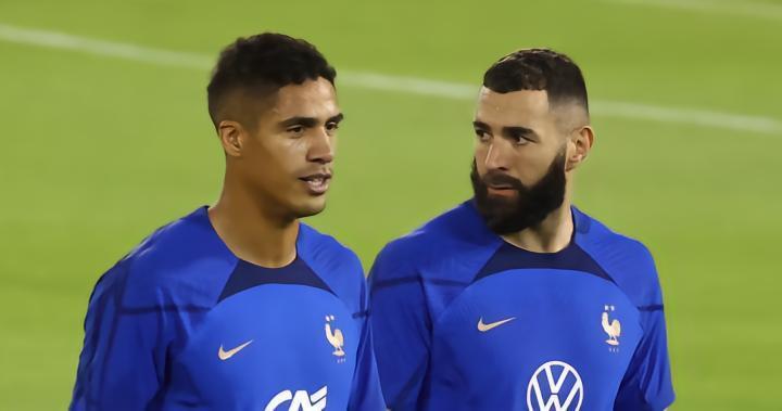 镜报：尽管本泽马和坎特尽力尝试说服，但瓦拉内决心留在曼联