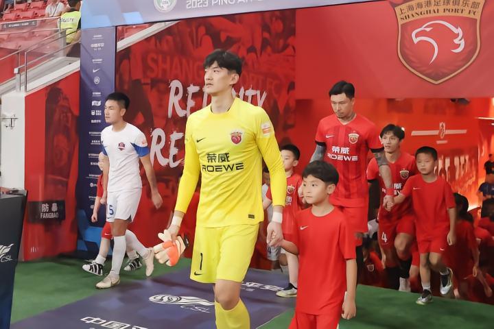 奥斯卡绝平救主！上海海港队主场1比1战平梅州客家队