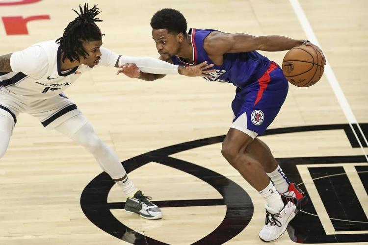 记者：北京男篮和费雷尔接触得比较深入 但后者一直心仪上海队