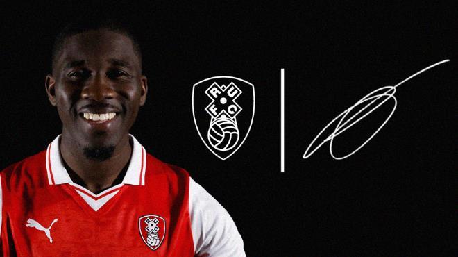 官方 : 罗瑟汉姆签下利贝雷茨中场蒂耶希，为期三年