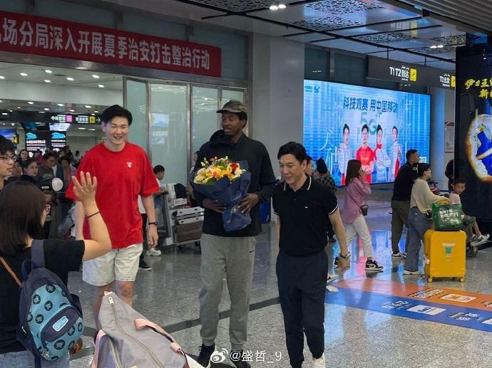 媒体人：新疆大外戴维斯抵达乌鲁木齐 琼斯也到香港办理签证