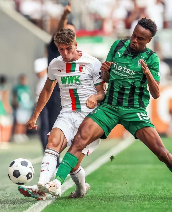 一个小小的纪录。门兴格拉德巴赫的门将奥姆林是德甲