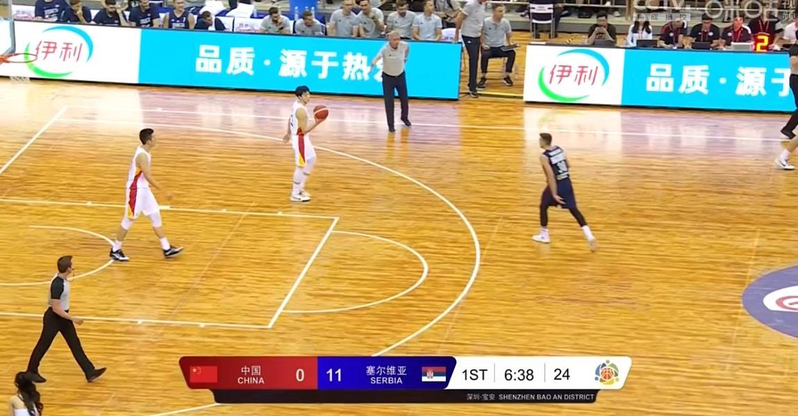男篮开局5分钟被塞尔维亚打出11-0 乔帅无奈喊出暂停