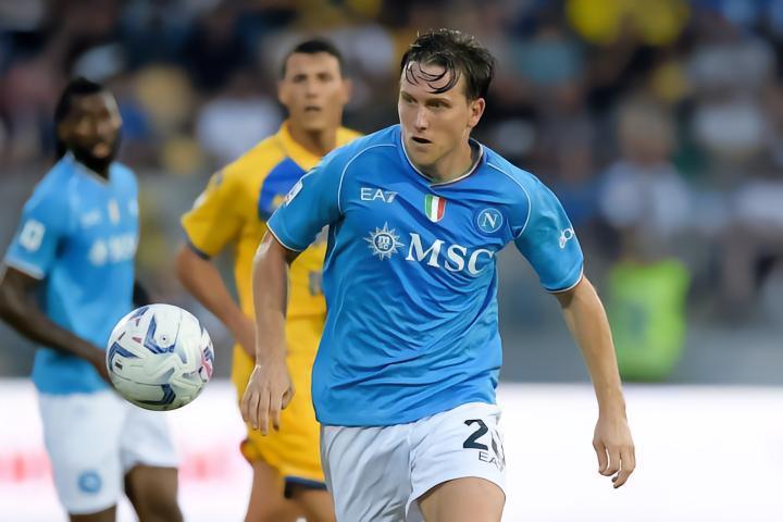 迪弗赛后打趣：可惜泽林斯基没去沙特，他是名了不起的球员