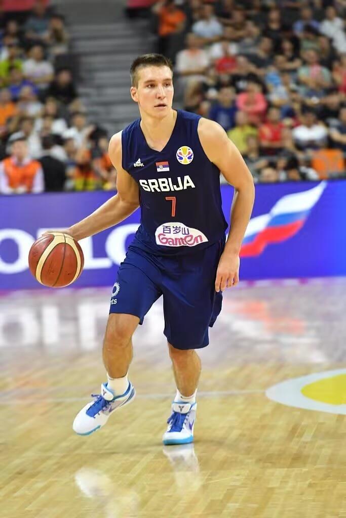 绝对核心！博格丹诺维奇投篮8中4&罚球10中9 得到19分3板6助1断