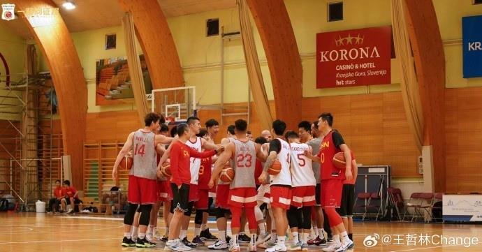 王哲林发文总结热身赛：磨合阵容 吸取经验 保持信心 全力以赴