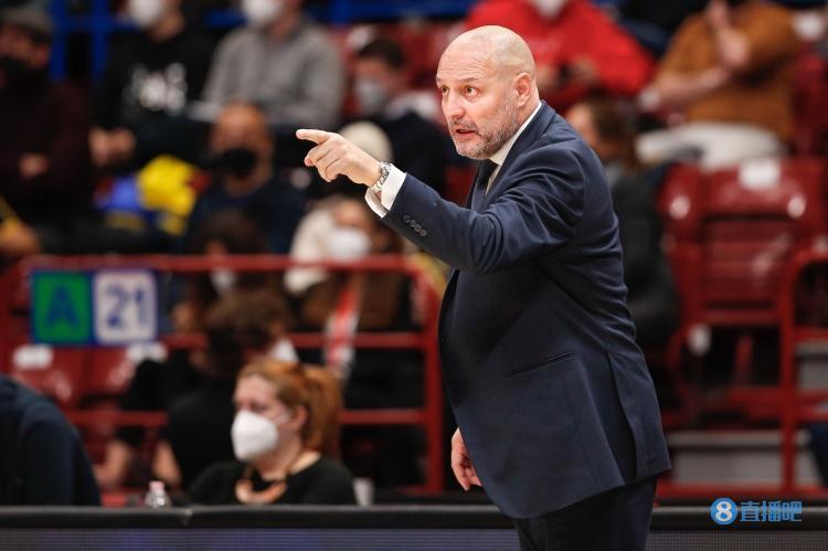 王健担心男篮罚球：关键比赛罚球可能会成为左右比赛的胜负手